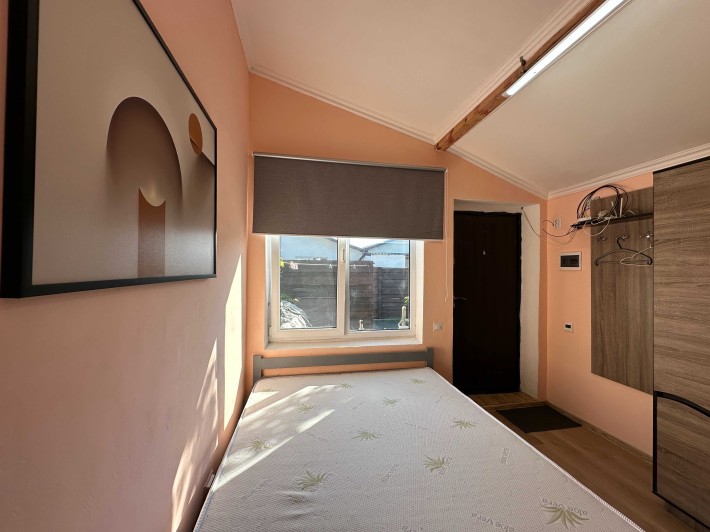 Квартира з ремонтом меблями та технікою! З власним двориком! - фото 1