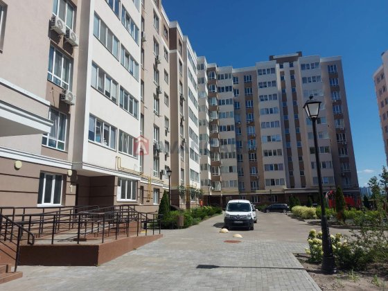 Продається 2 рівнева, 4-х кімнатна квартира, ЖК 'Озерний Гай'. Гатное