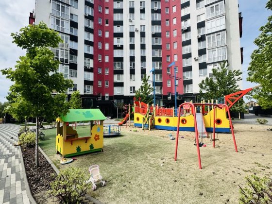 Продам 2-х кімнатну квартиру в ЖК Rodnoy Гатге вулиця Покровська 2/2 Гатне