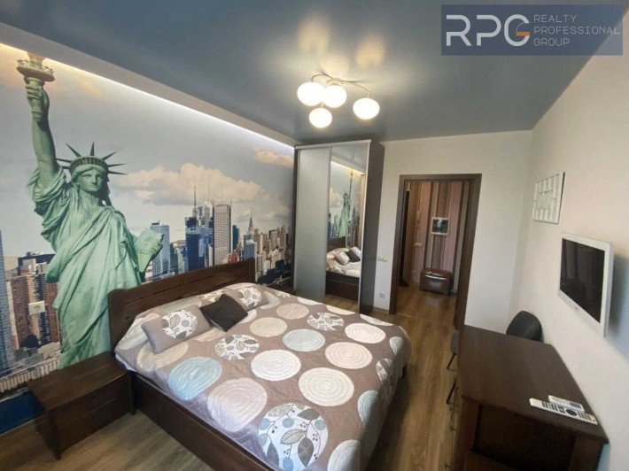 Продам 2к квартиру з авторським ремонтом Білогородка - фото 1