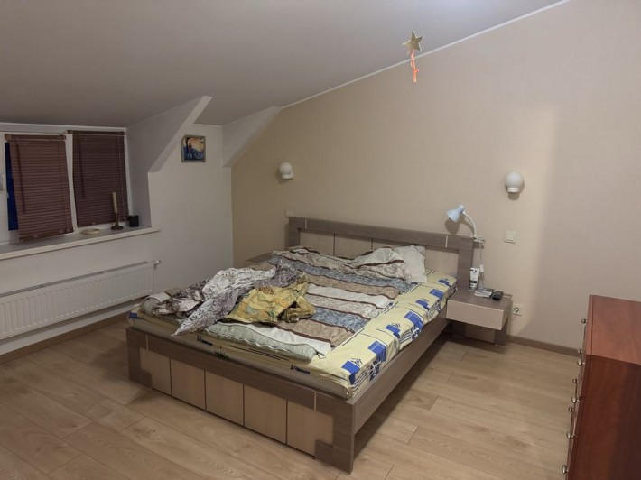 Продам в Ворзелі,шикарну 229 м.кв.4-х кімн.кв.з великою терасою - фото 1