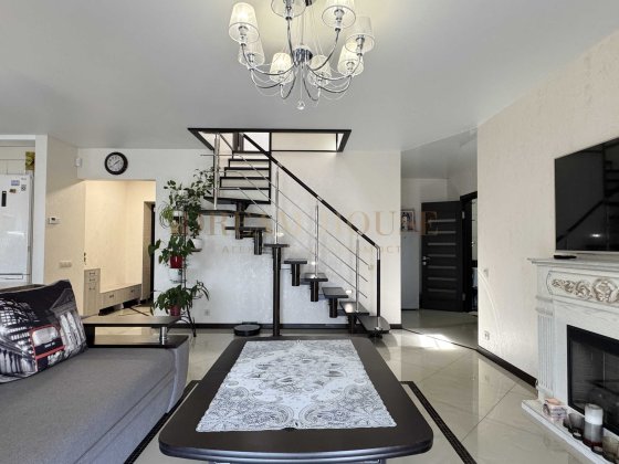 Дворівнева квартира з якісним ремонтом. Газ. Мінімальне оформлення Ворзель