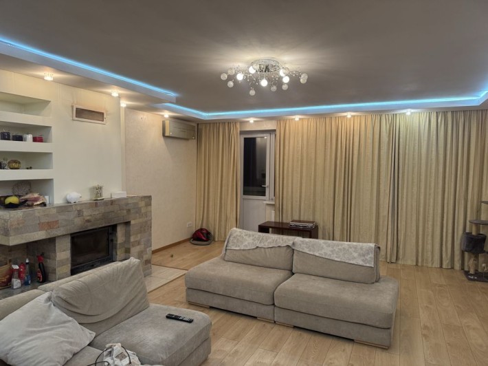 Продам шикарну 2-рівневу 4х кімн.кв.229 м.кв.велика тераса. - фото 1