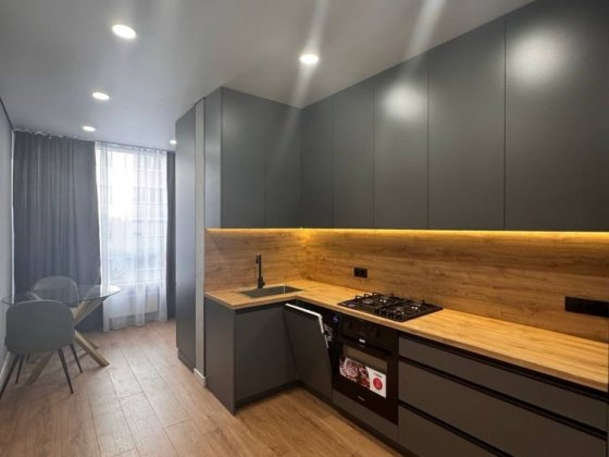 Продаж квартири в с. Святопетрівське з ремонтом, меблями та технікою. Святопетрівське