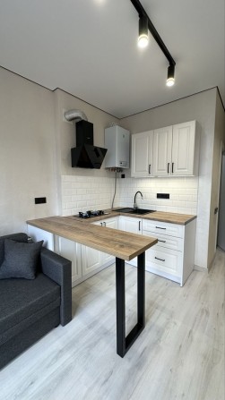 Продаж неймовірна квартира площа 23м2, ремонт, меблі, зданий будинок, - фото 1