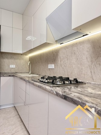 Продаж / Квартира / вул. Машинобудівників, Чабани - фото 1