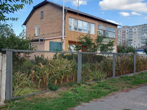 Торг. Продам 2-х поверх. квартиру з зем.діл. 8,85 с (в 2-х квартирн.бу Яготин