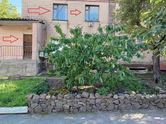 Квартира трикімнатна в Тетіїві Київ. обл. з гаражем, льохом і городом Тетіїв