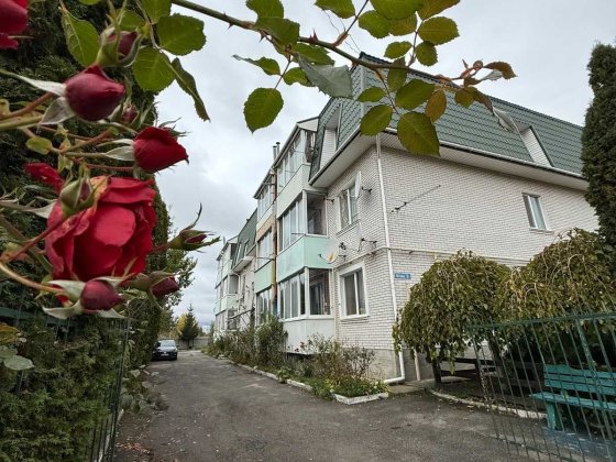 Продається простора 3-кімнатна квартира у центрі Немішаєвого. Немішаєве