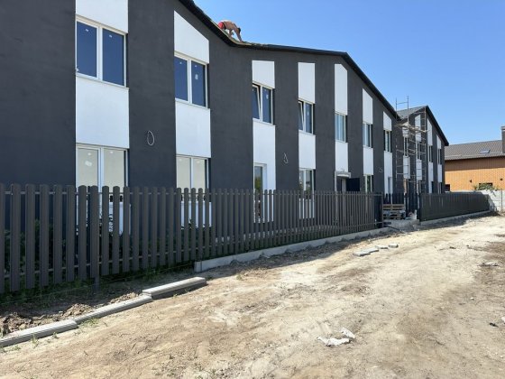 Смарт-квартира з власним двориком у предмісті Києва Гнатовка