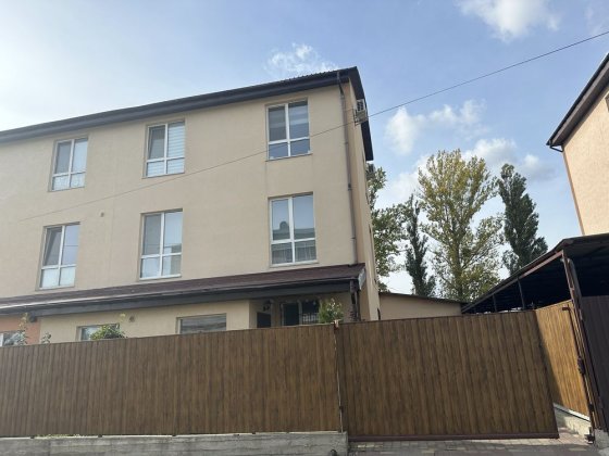 власна квартира в таун хаусі Чубинське