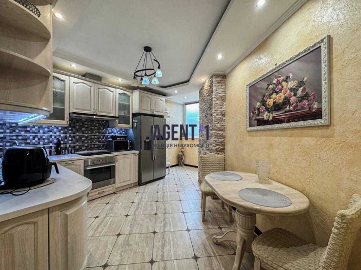 Продаж 2-кімн. квартири  с.Чайки, ЖК Брест-Литовський. - фото 1