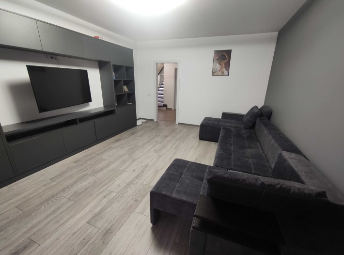 родаж 3 кімнатної квартири в Пустомитах. Нововобудова, євроремонт. - фото 1