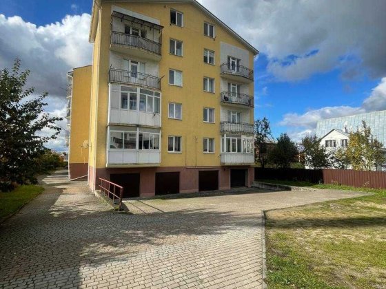 Продаж в Пустомитах 1кім квартири 50 м/кв Пустомыты