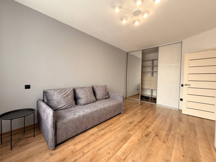 Продаж 1-кім. квартири з ремонтом в новобудові - фото 1