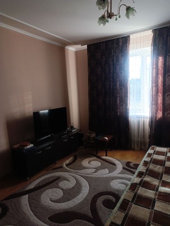 Продається 4-ох кімнатна квартира м. Городок в центі - фото 1