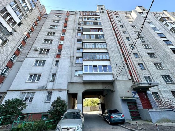 Продаж 3 кімнатної квартири вул. Кульпарківська 130 Скнилов