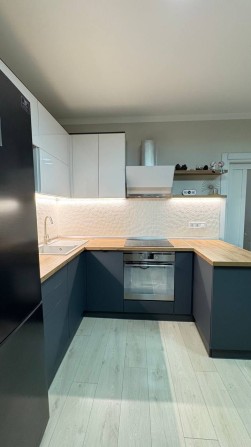 46 перлина! Кухня-вітальня та спальня - фото 1