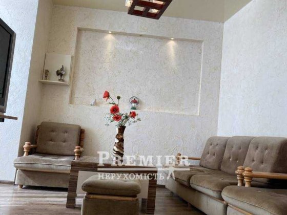 2-кімнатна квартира з ремонтом у Фонтанці!