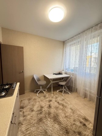 Продам классную 2к квартиру с ремонтом АГВ ЖМ 7небо - фото 1