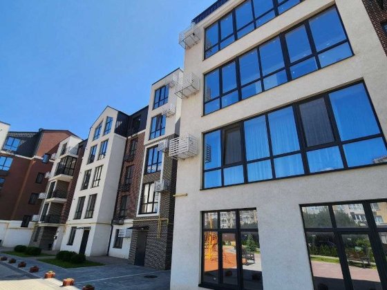 Продам просторную 1 комнатную квартиру 50 м2 в новом ЖК Чайка/Сахарова Ліски