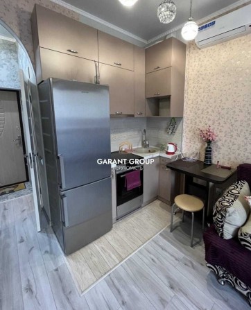 Продається однокімнатна квартира з балконом та гарним ремонтом - фото 1