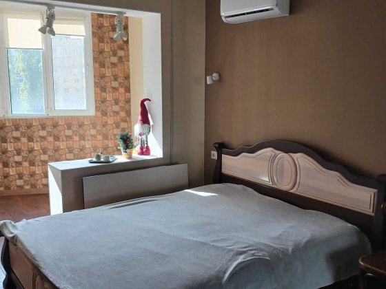 3 кімнатна з евроремонтом на Кримському бульварі Крыжановка