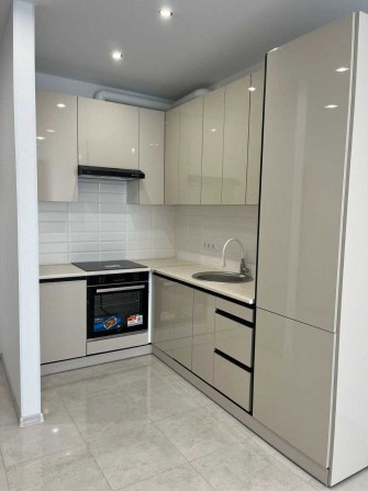 Продаётся 1-комн квартира с евроремонтом. ЖК Акварель 8 - фото 1