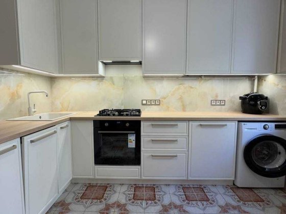 Продается  двух комнатная квартира возле моря Лиманка