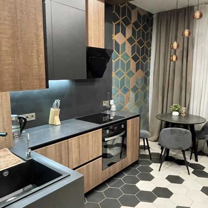 1-комнатная квартира с ремонтом в ЖМ Радужный - фото 1