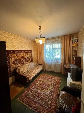 Продам 2 комнатную кв-ру на пр. Добровольского - фото 1