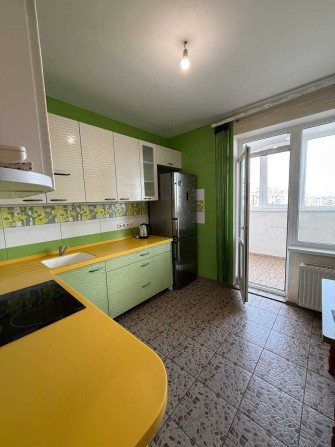 Продам 2-х ком. квартиру в ЖК Радужный 1 - фото 1