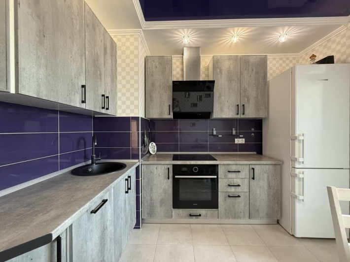 2-кімн. 70 м2 Радужний Ремонт Меблі Вільна Ключі Терміново - фото 1