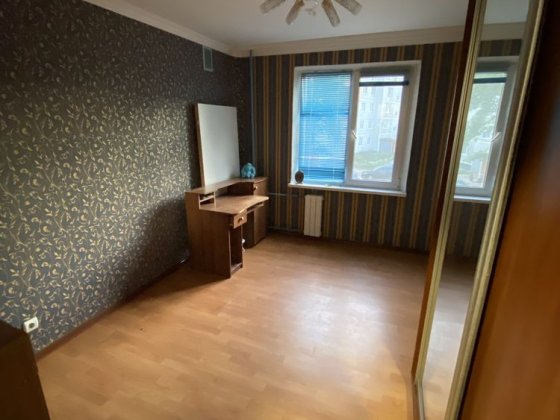 Продаж двох кімнатної квартири Вараш