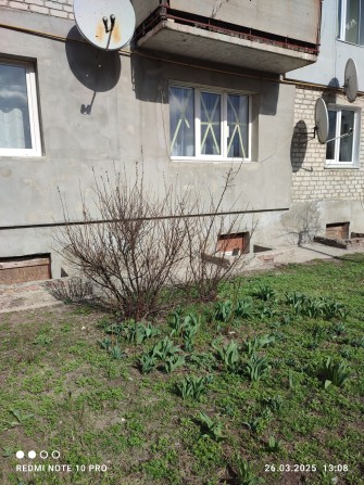 Продам 1 кімнатну квартиру в Балаклії Харківської області 1 й поверх н - фото 1