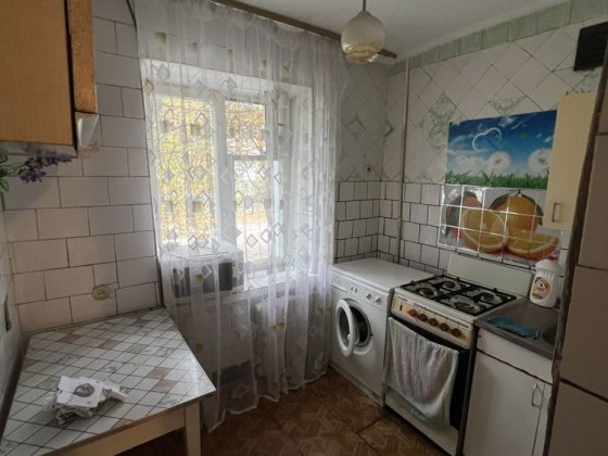 Продам трехкомнатную квартиру Златопиль