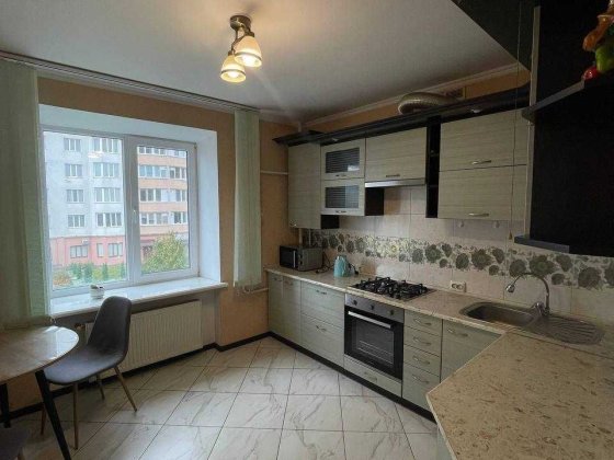 Продаж 2 к квартири Виставка Лесные Гриновцы