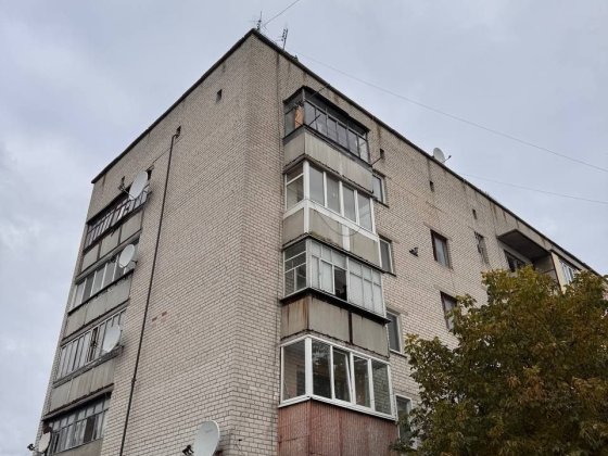 Продам 2-кімнатну квартиру, 43,7 м² Мена