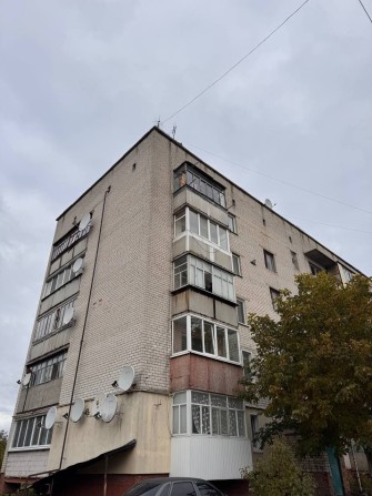 Продам 2-кімнатну квартиру, 43,7 м² - фото 1