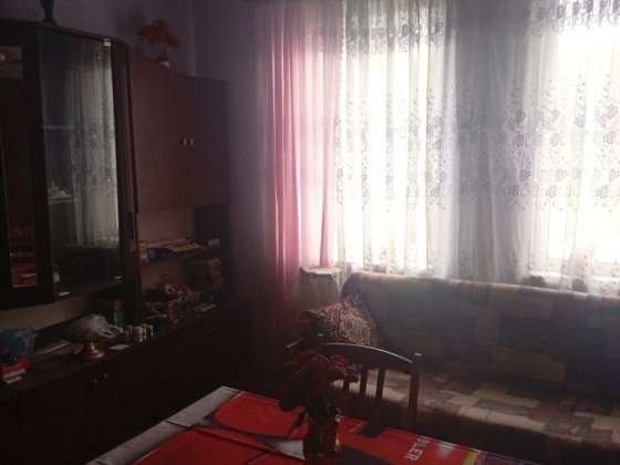 Продам однокімнатну квартиру в дерев'яному будинку із дуба.