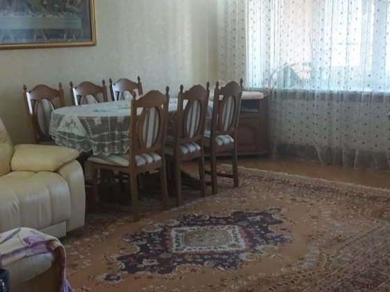 Продається  3- х кімнатна квартира Сторожинец