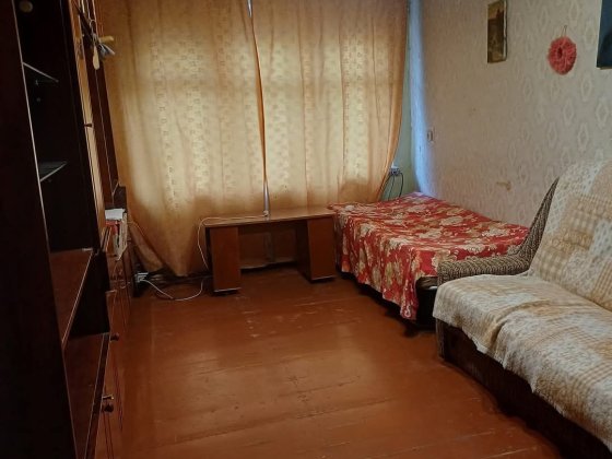 М. Новоселиця. Район мед коледжу. Продається квартира. Перший поверх. Новоселиця