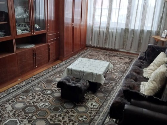 Продається 3 кімнатна квартира  м.Новоселиця,центр міста Новоселица