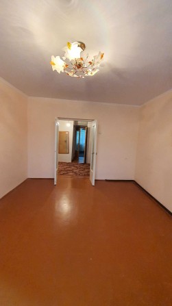 Продам 2-х кімн. Квартиру у смт. Кельменці. ВЛАСНИК. - фото 1