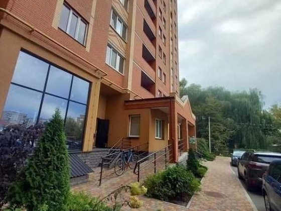 Продається 1 кім квартира в центрі Борисполя Бориспіль