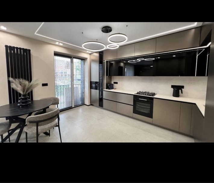 Продам кватиру в центрі міста - фото 1