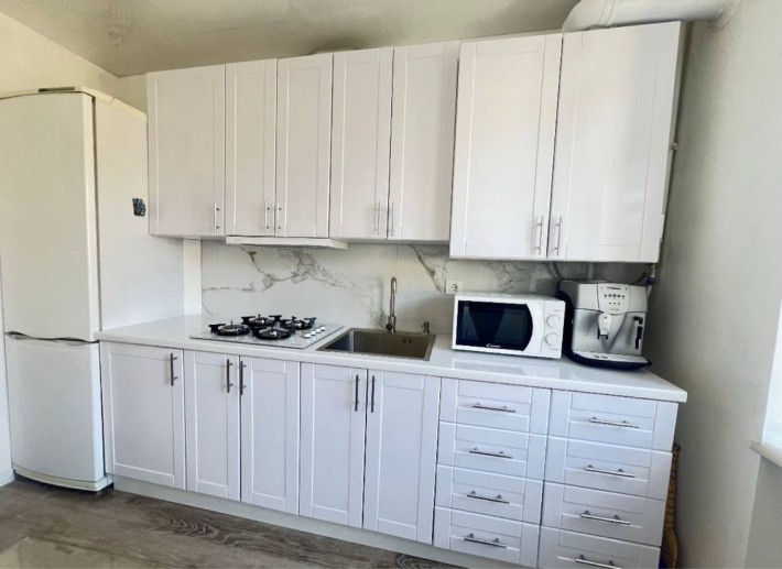 Продам 4х кімнатну квартиру в центрі міста з ремонтом - фото 1