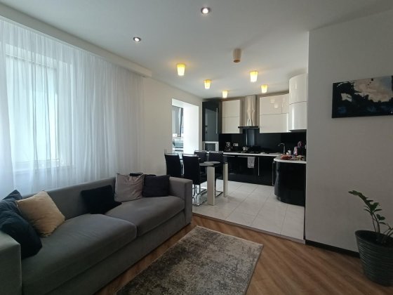 Продаж/ 3 кімнатна / пр. Ключний /івано -Франківськ/ Постанови Івано-Франківськ