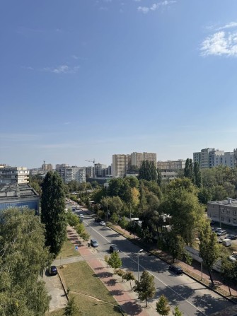 Терміново продаємо 3-кімнатну квартиру на центральній вулиці Вишневого - фото 1