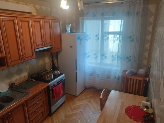 Чорних Запорожців 47/1  ( Леваневского 47/1)  трикімнатна квартира Белая Церковь